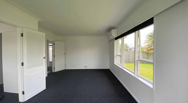 7 Betley Crescent - Photo 1