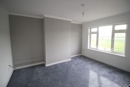 3 bedroom flat to rent - Photo 2