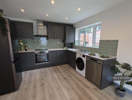 3 bedroom end of terrace house to rent - Photo 5