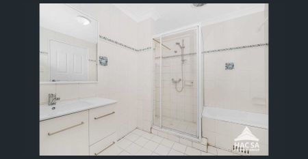 Renovated Modern Interiors Full-Brick Townhouse - Photo 4