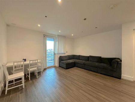 2 bedroom apartment to rent - Photo 4