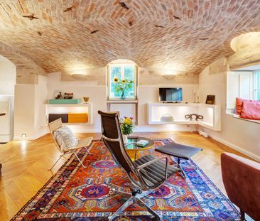 Unique souterrain apartment with vaulted ceilings - Photo 1