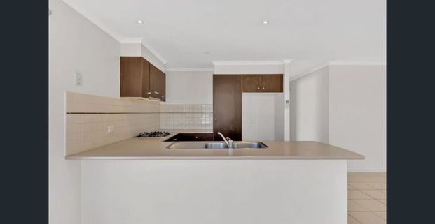 Modern Family Home in a Peaceful Court Location - Photo 1