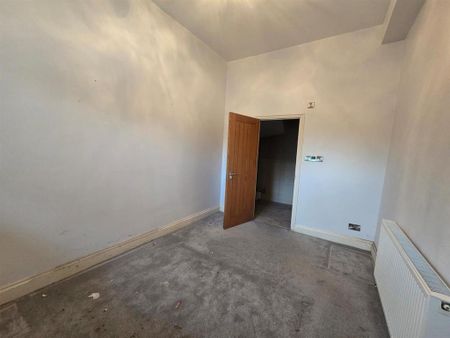 3 bedroom flat to rent - Photo 5