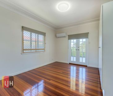 IMMACULATE FAMILY FRIENDLY HOME, IDEAL FOR ENTERTAINING ! - Photo 5