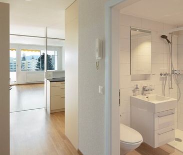 Senior apartment with balcony for rent! - Foto 5