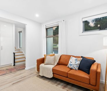 Coastal Modern Living - Photo 5