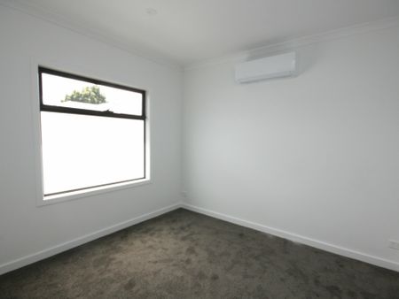 LIKE NEW HOUSE - Photo 2