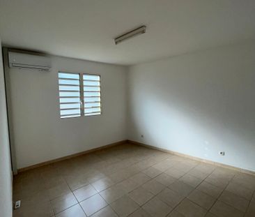 A LOUER TRES GRAND ET BEAU T3 QUARTIER GERBEAU FORT DE FRANCE AVEC ... - Photo 5