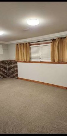 1 bedroom basement suite - Photo 1