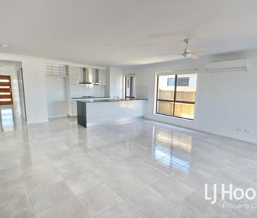 Low Maintenance Family Home With 2 Living Areas! - Photo 5