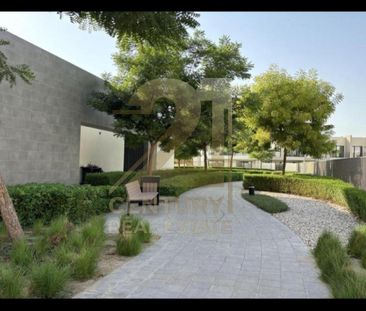 Corner Single Row| Semi-Detached| Next to Park - Photo 4