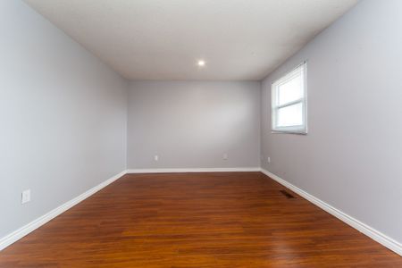 For Lease - 1447 Fleming Court, Oshawa, Ontario - Photo 3