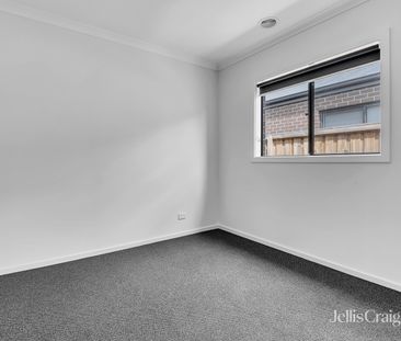 13 Marigold Drive, Fraser Rise VIC 3336 - House For Rent | Domain - Photo 3