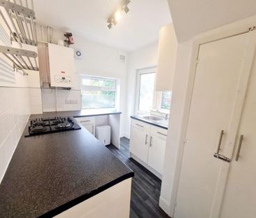 3 bedroom semi-detached house to rent - Photo 2