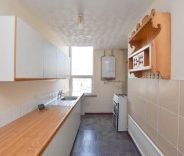 2 bed Flat for Rent - Photo 5