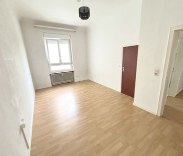 Trier: Stilvolle 100 m² Altbauwohnung mit hohen Decken und Holzdiel... - Photo 3