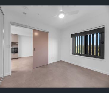 10/2-8 Curwen Terrace, Chermside, Qld 4032 - Photo 3