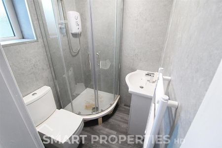 2 bedroom flat to rent - Photo 5