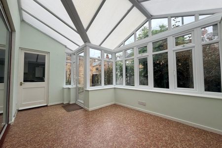 Stanley Street - Photo 3