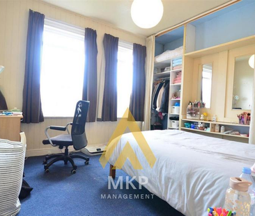 4 bedroom terraced house to rent - Photo 5