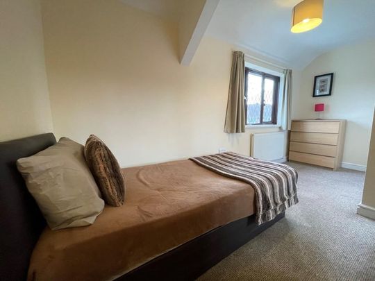 1 bedroom in a house share to rent - Photo 1