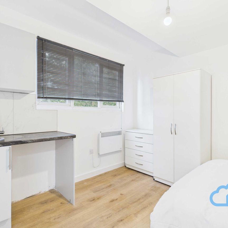 RM4 Well Hall Road | Eltham | London | SE9 6SF - Photo 1