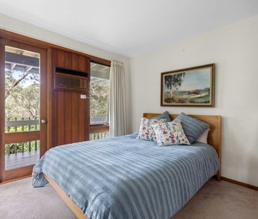 Tranquil Family Retreat in a Leafy Setting - Photo 4