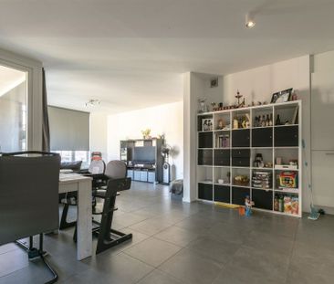 Gunstig gelegen zeer recent appartement - Photo 2