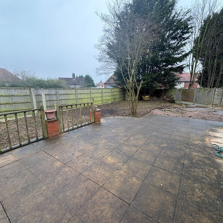 3 Bed Semi-Detached House, Roker Close, NG8 - Photo 1