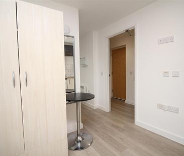 Studio to rent - Photo 4