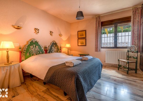 Rent villa MORERA