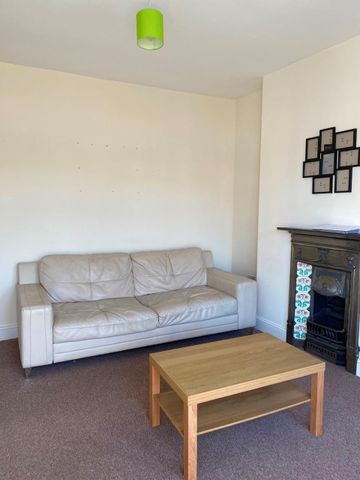 3 Bed Flat, Dumbarton Road, SW2 - Photo 3