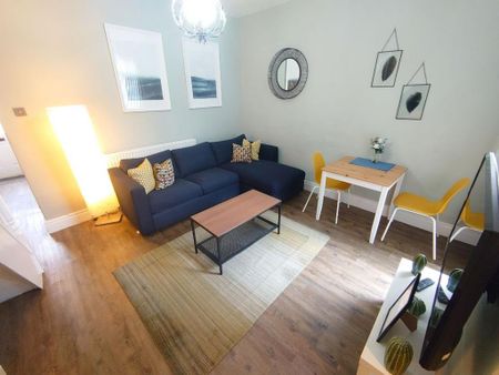 3 bedroom terraced house to rent - Photo 2