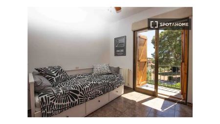 5 room luxury Flat for rent in La Pobla de Vallbona, Valencia - Photo 4