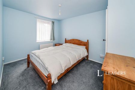 3 bedroom flat to rent - Photo 3