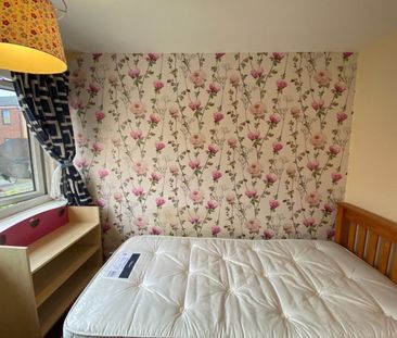 Room in a Shared House, Arley Moss Walk, M13 - Photo 2
