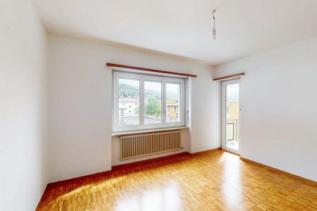 Luminoso 4.5 locali di 85 mq al 4° piano - Photo 2