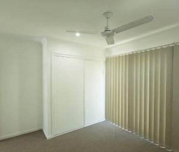 MODERN THREE BEDROOM FULLY AIR CONDITIONED TOWNHOUSE - Photo 3