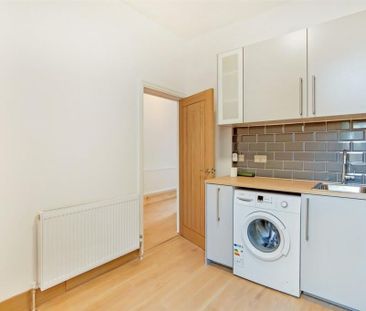 Room in a Shared House, East Road, E15 - Photo 5