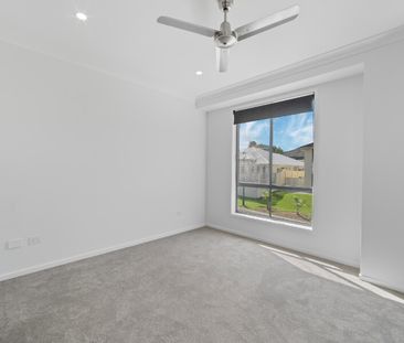 27 Casuarina Drive, Molendinar - Photo 5
