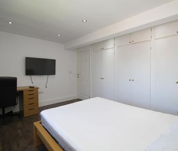 1 bedroom in a house share to rent - Photo 6