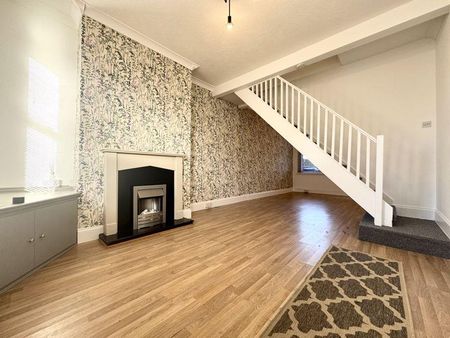 3 bedroom terraced house to rent - Photo 4