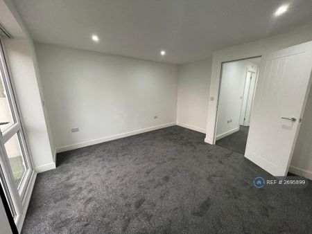 2 bedroom end of terrace house to rent - Photo 4