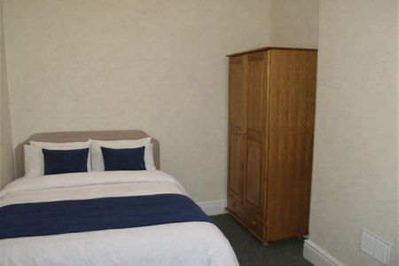 3 bed Mid Terraced House for Rent - Photo 5