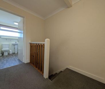 3 bedroom terraced house to rent - Photo 2