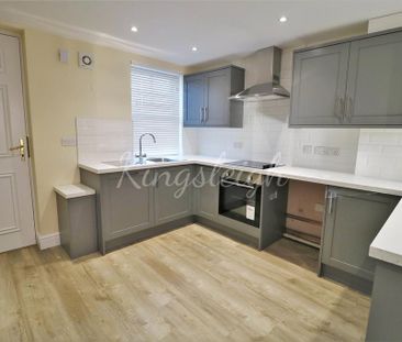 2 bedroom terraced house to rent - Photo 4