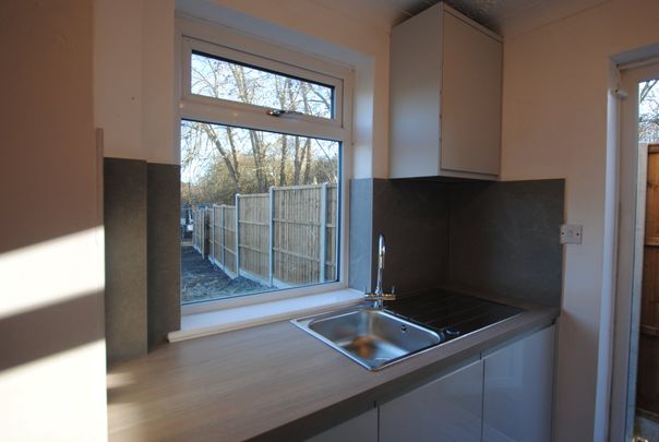 Sevenoaks Way, kent, London - Photo 1