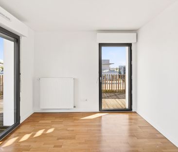APPARTEMENT – 3 PIECES – 55.69 M² AVEC TERRASSE DE 63 M² – - Photo 2
