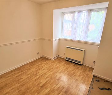 1 bed flat to rent in Springwood Crescent, Middx, HA8 - Photo 4